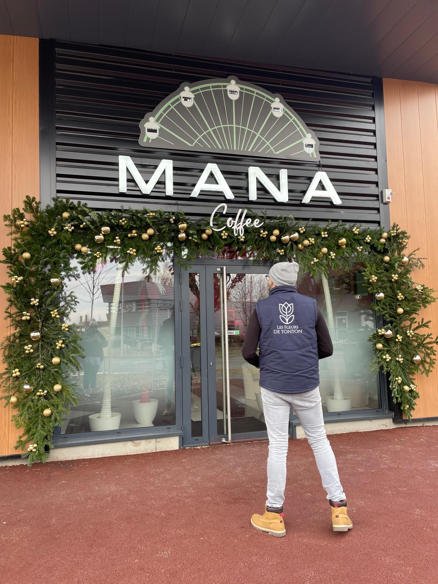 Décoration de vitrine de Noël – façade immersive 1